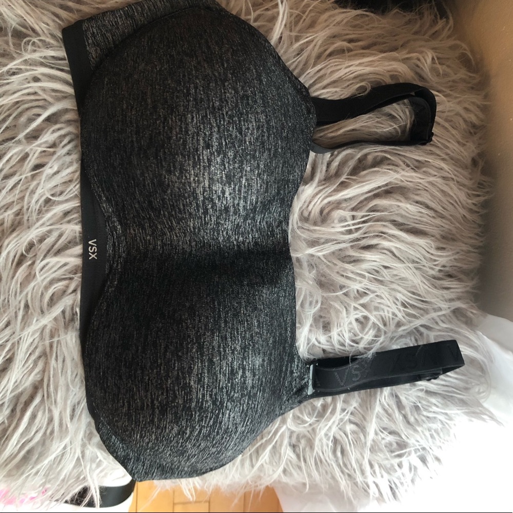 VICTORIAS SECRET SPORTS BRA